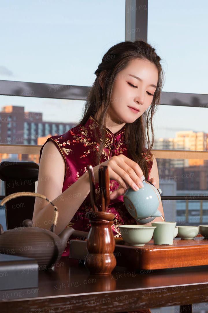 满月之下请相爱